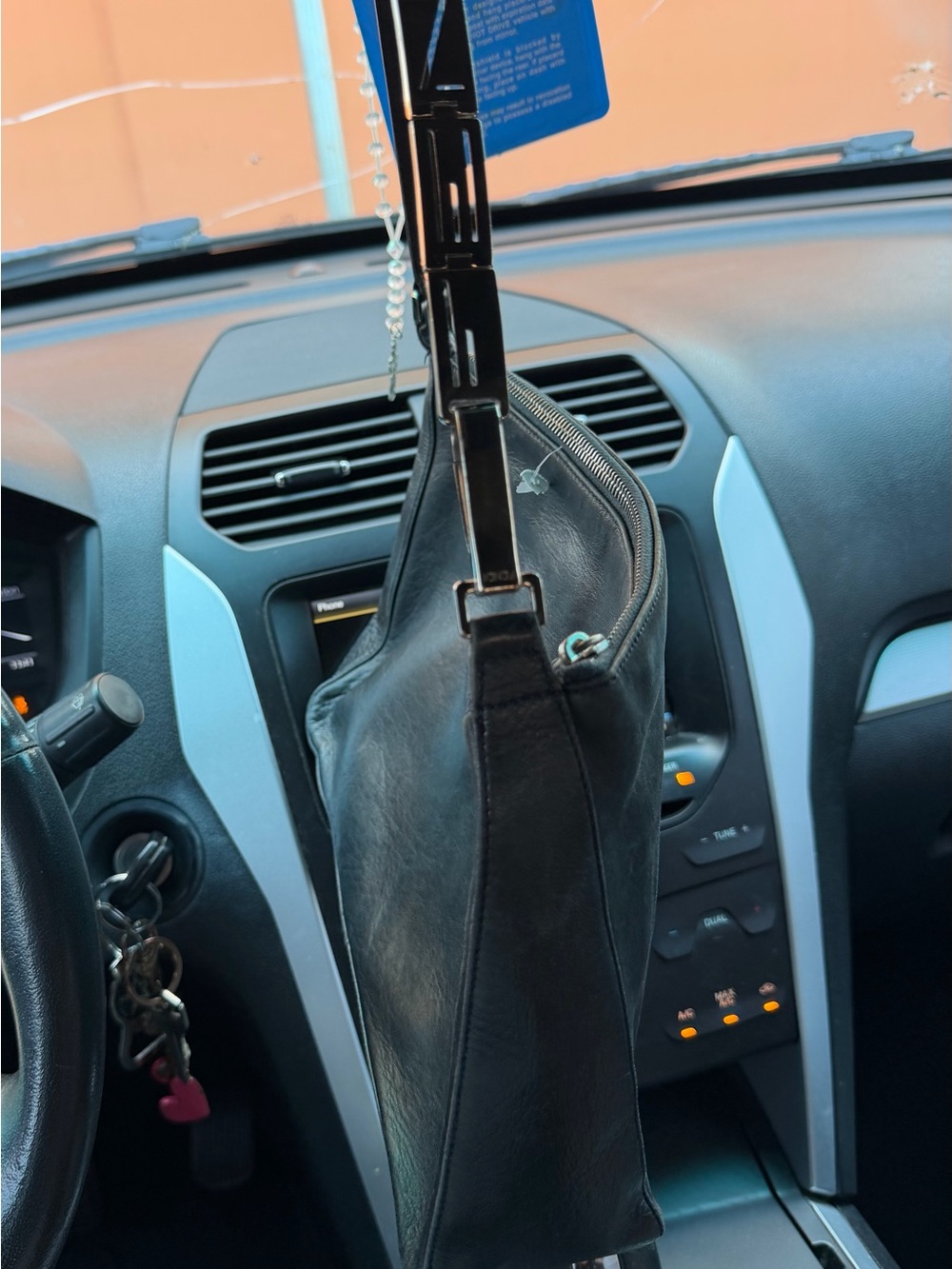 Fendi black leather shoulder bag - Picture 2 of 10